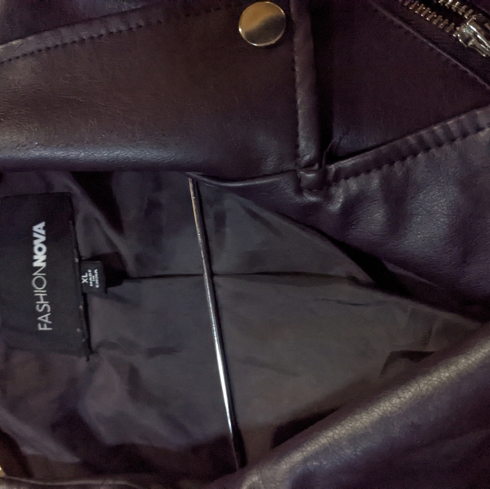 Leather jacket - Picture 3 of 3